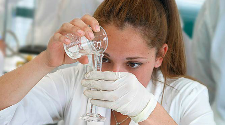 Técnico en Análisis Químico